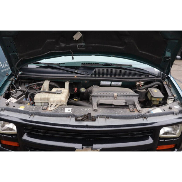 2000 Chevrolet Chevy Van-44523573