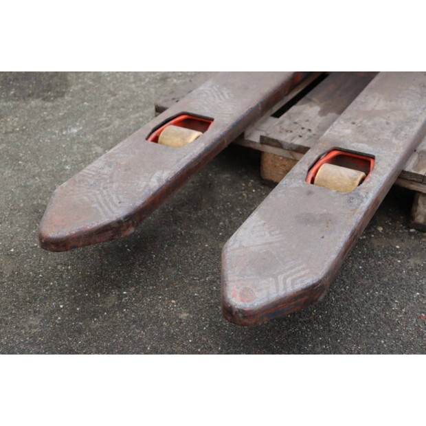 ليندي L12-44523610