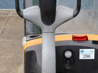 2015-still-exv-12-1398050-44523694