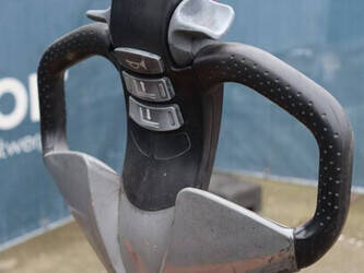 2015-still-exv-12-1398050-44523696