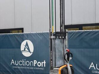 2015-still-exv-12-1398050-44523703