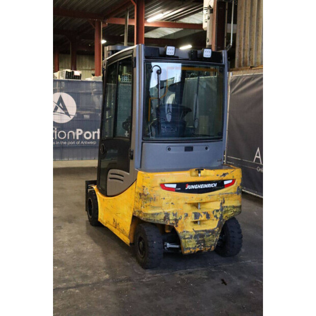 2018 Jungheinrich EFG 320-44524065