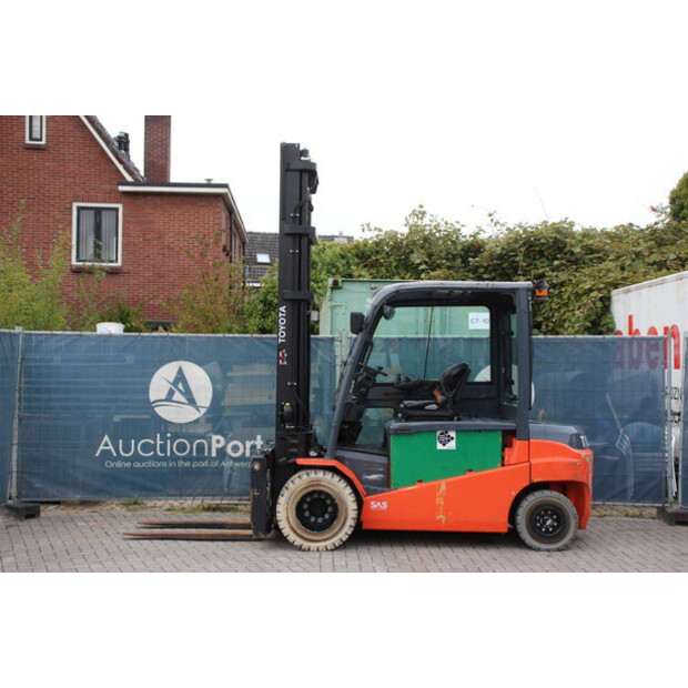 2016 تويوتا 8FBMT50-44524171