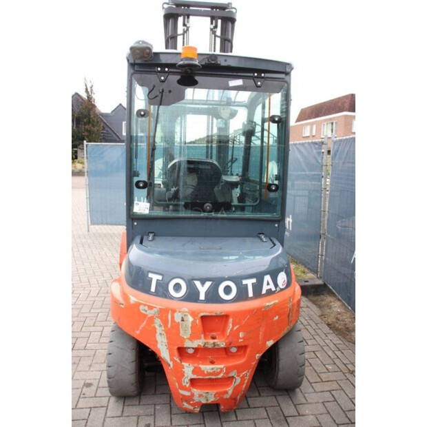 2016 تويوتا 8FBMT50-44524173