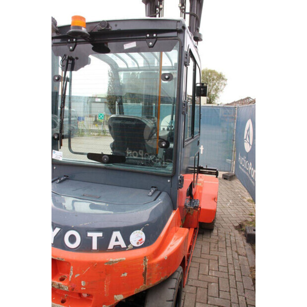 2016 تويوتا 8FBMT50-44524174