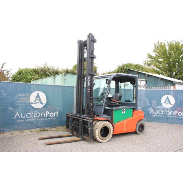 2016 تويوتا 8FBMT50-44524177