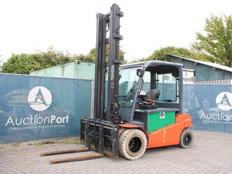 2016-toyota-8fbmt50-1398064-44524177