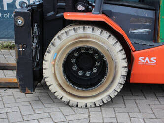 2016-toyota-8fbmt50-1398064-44524184