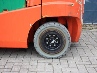 2016-toyota-8fbmt50-1398064-44524185