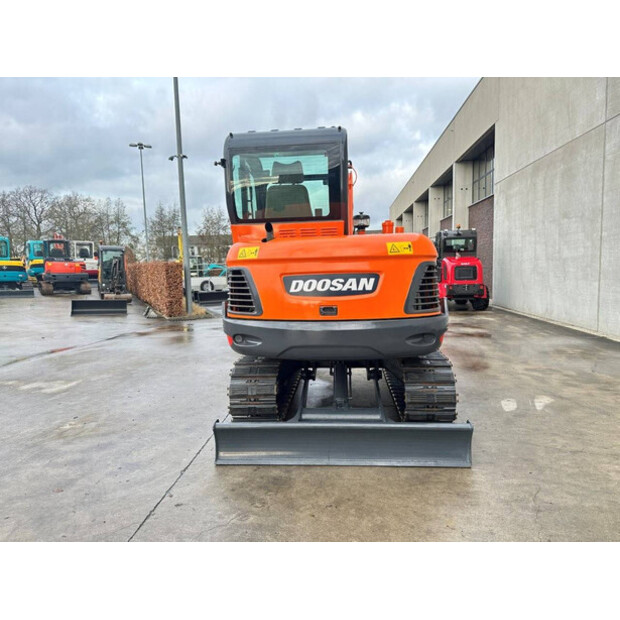 2018 Doosan DX55-9C-44525460
