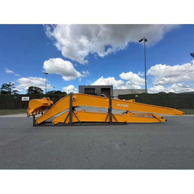 2025 JCB JS200SC-44525650