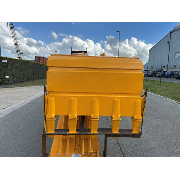 2025 JCB JS200SC-44525655