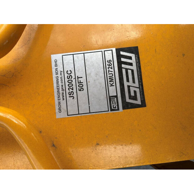 2025 JCB JS200SC-44525657