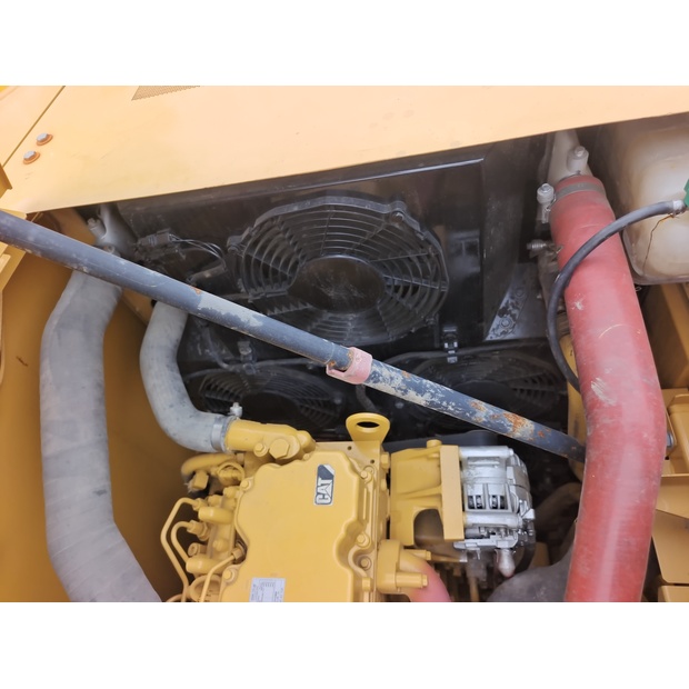 2024 كاتربيلر 323GC-44538617