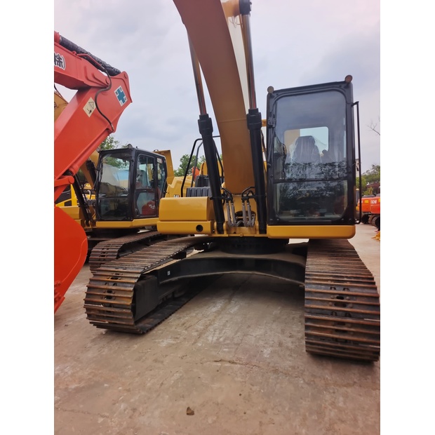 2023 كاتربيلر 323GC-44538633