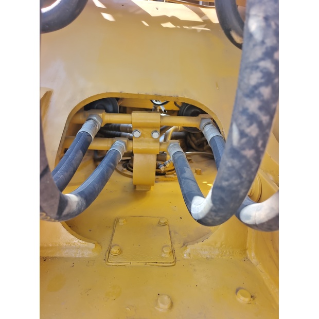 2024 Caterpillar 329D-44538846