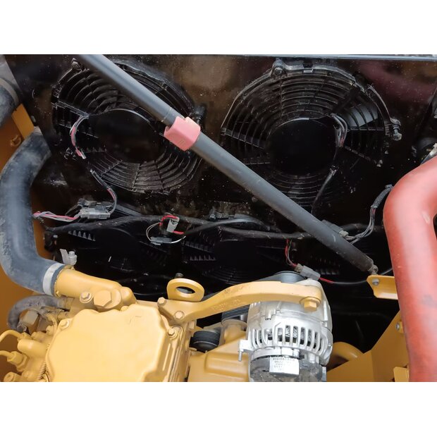 2024 كاتربيلر 330GC-44539076