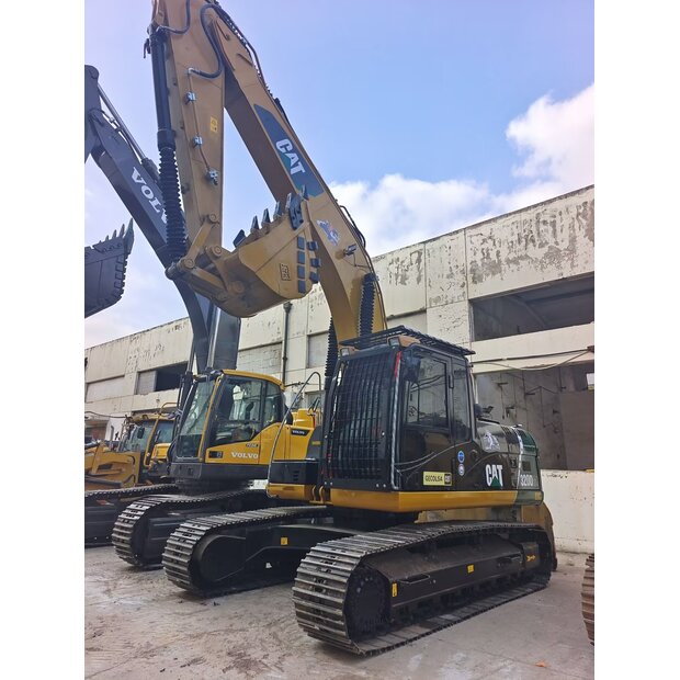 2024 Caterpillar 320D-44539376