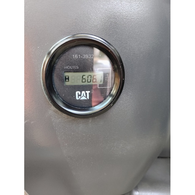 2024 كاتربيلر 330D-44539538