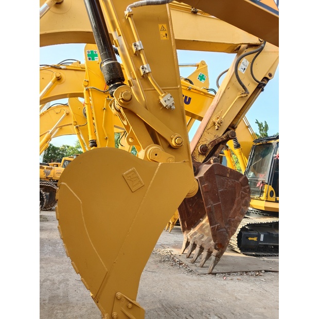 2024 كاتربيلر 330D-44539539