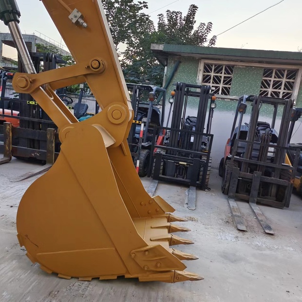 2023 Caterpillar 330D-44539559