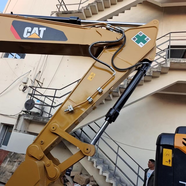 2023 Caterpillar 330D-44539564