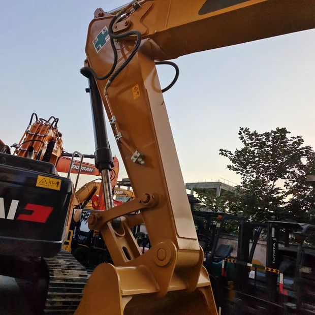 2023 Caterpillar 330D-44539568