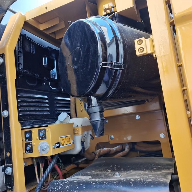 2023 Caterpillar 330D-44539573