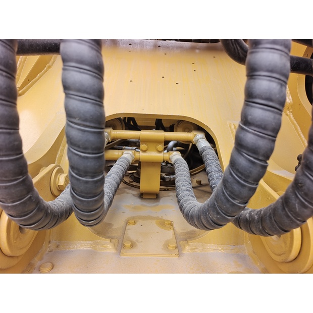 2024 Caterpillar 324D-44539608