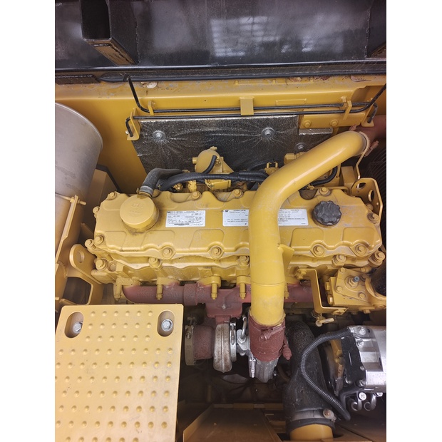 2024 Caterpillar 324D-44539616