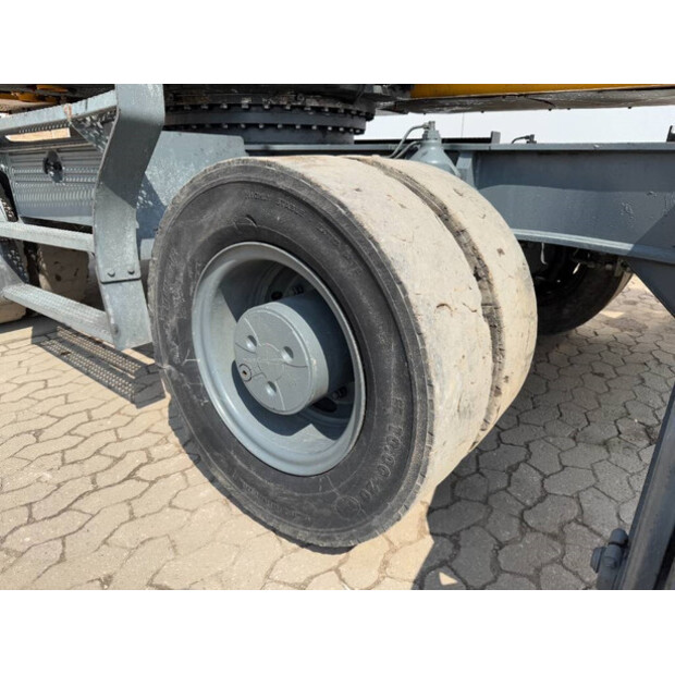 2013 ليبهير LH22M-44540666