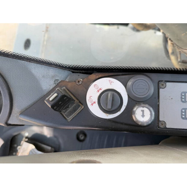 2013 ليبهير LH22M-44540676