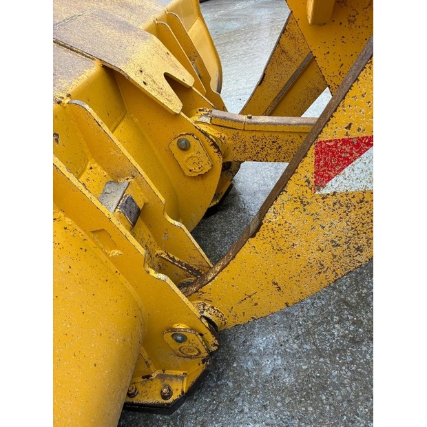 2023 كوماتسو 8-44548903