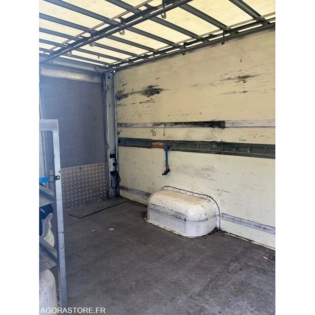 2014 رينو Master-44555724