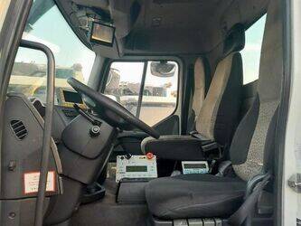 صورة ل شاحنات 2009 رينو PREMIUM