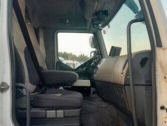 2009-renault-premium-1398336-44555746