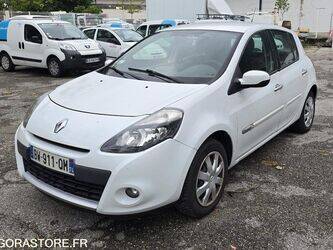 2011-renault-clio-1398346-44555805