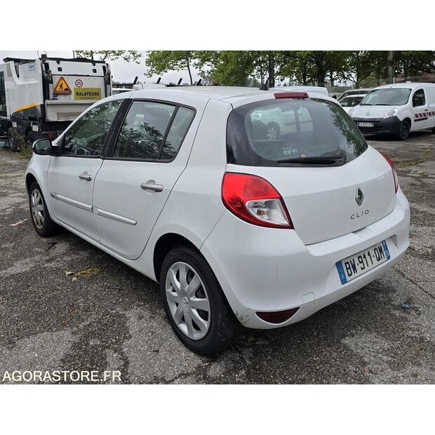 2011 رينو Clio-44555807