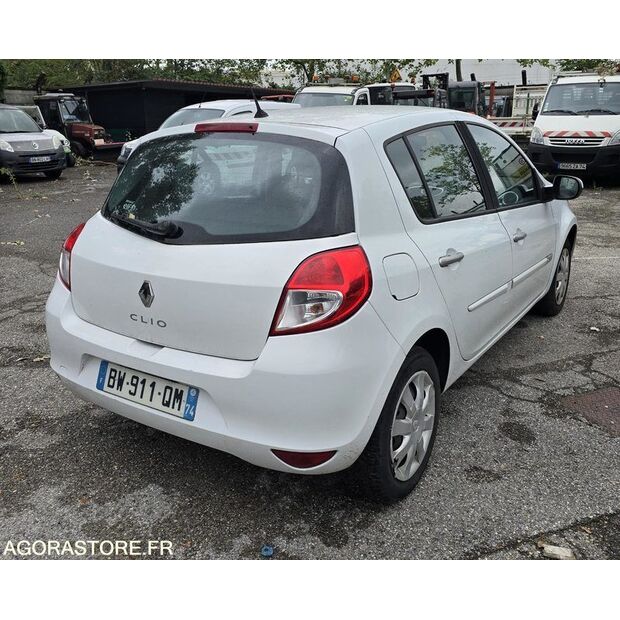 2011 رينو Clio-44555809