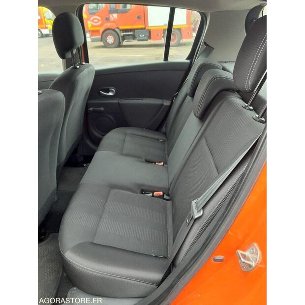 2011 Renault Clio-44555914