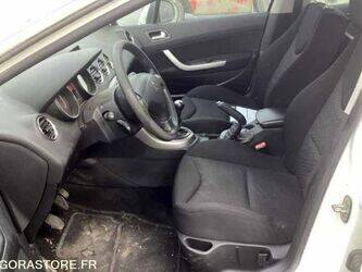 2011-peugeot-308-1398370-44556046