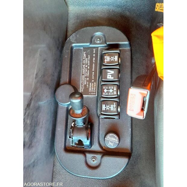 2001 رينو M210-44556118