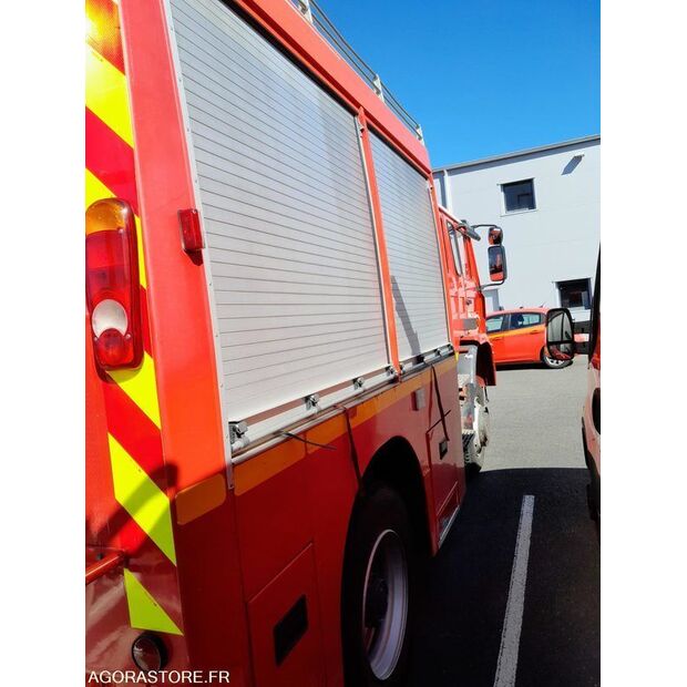 2001 رينو M210-44556131