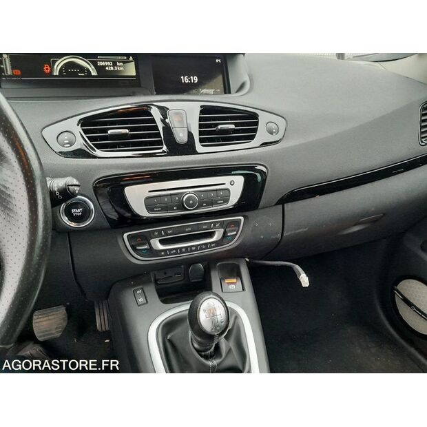 2017 Renault Megane-44556144