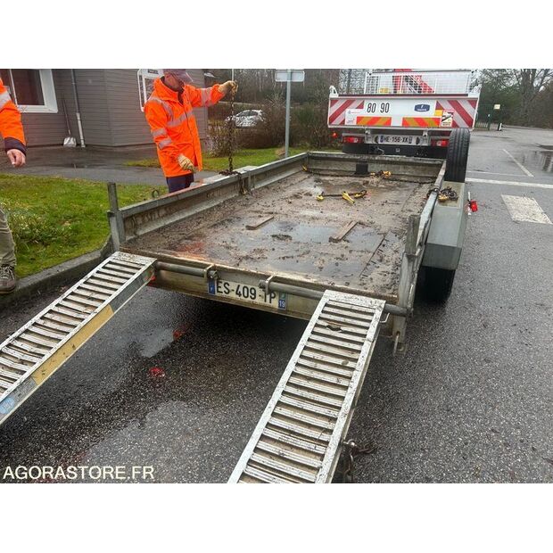 2009 جيه سي بي 8025-44556175