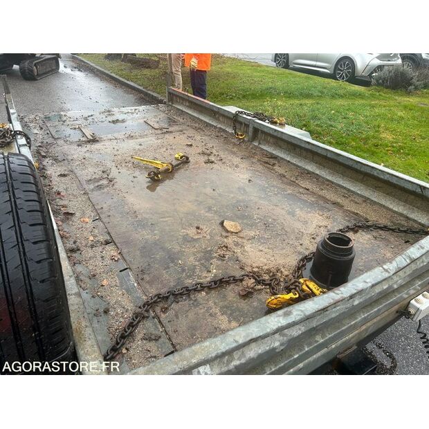 2009 جيه سي بي 8025-44556176