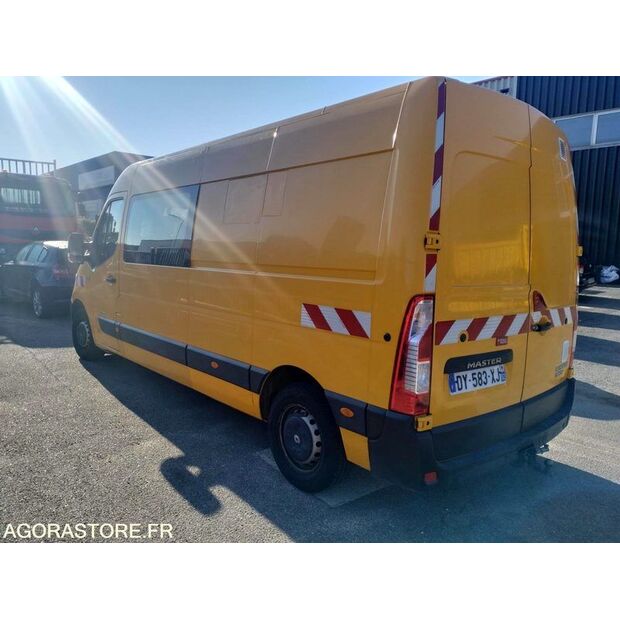 2016 رينو Master-44556182