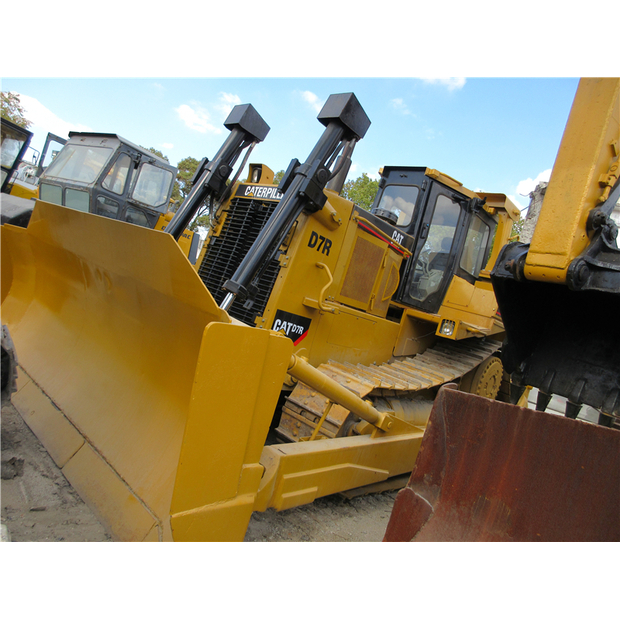 2023 كاتربيلر D7R-44558208