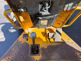 2008-thwaites-9t-1398495-44558841