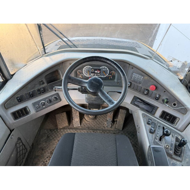 2013 فولفو A30F-44558888